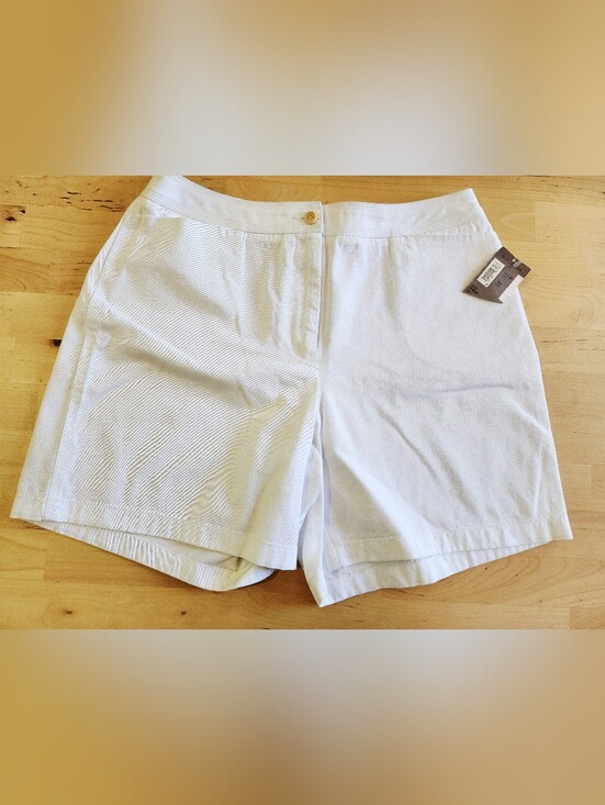 Caslon Pants - NWT - Caslon Nordstrom White Shorts | Size 8 Petite